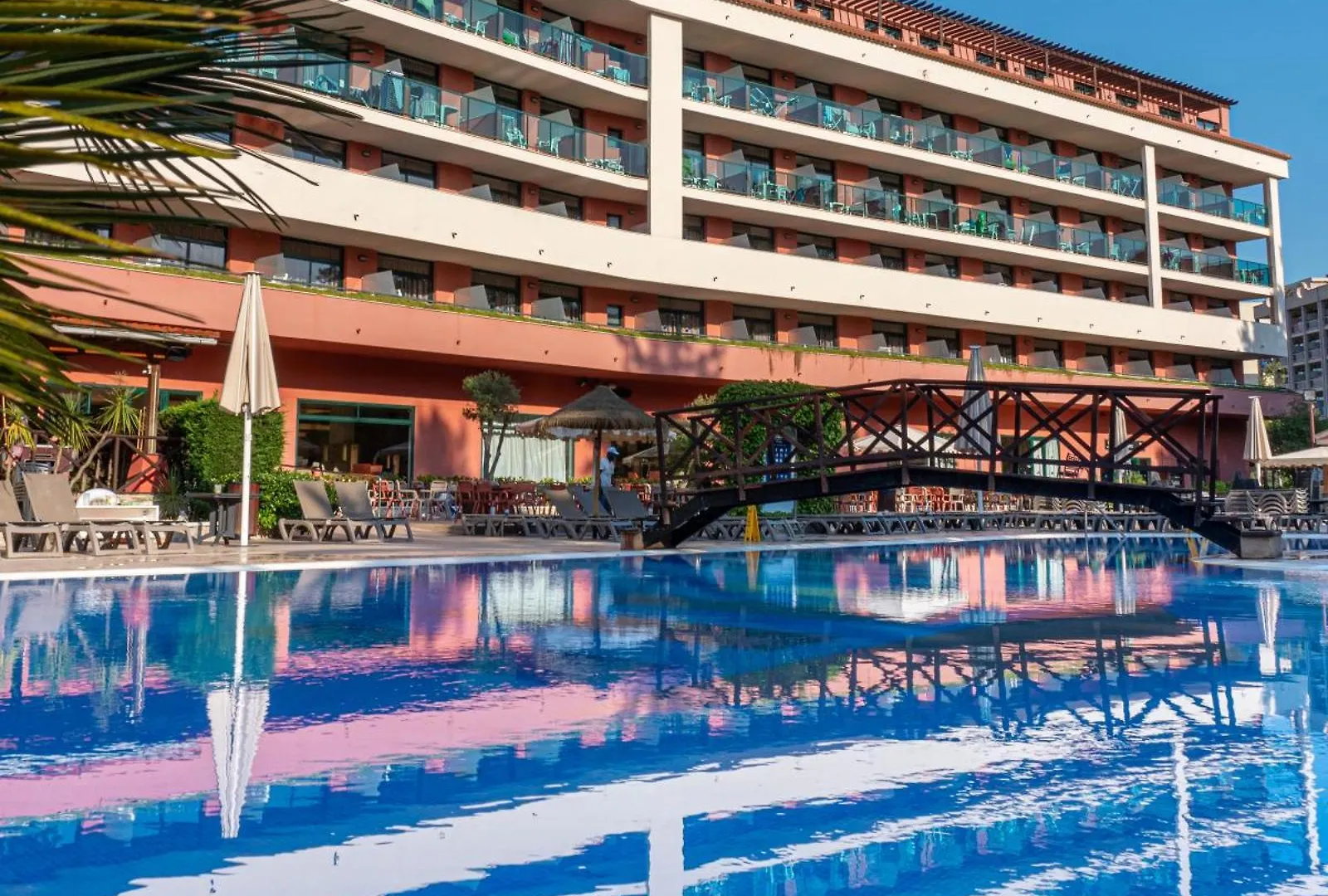 Ohtels Vil-La Romana contacts