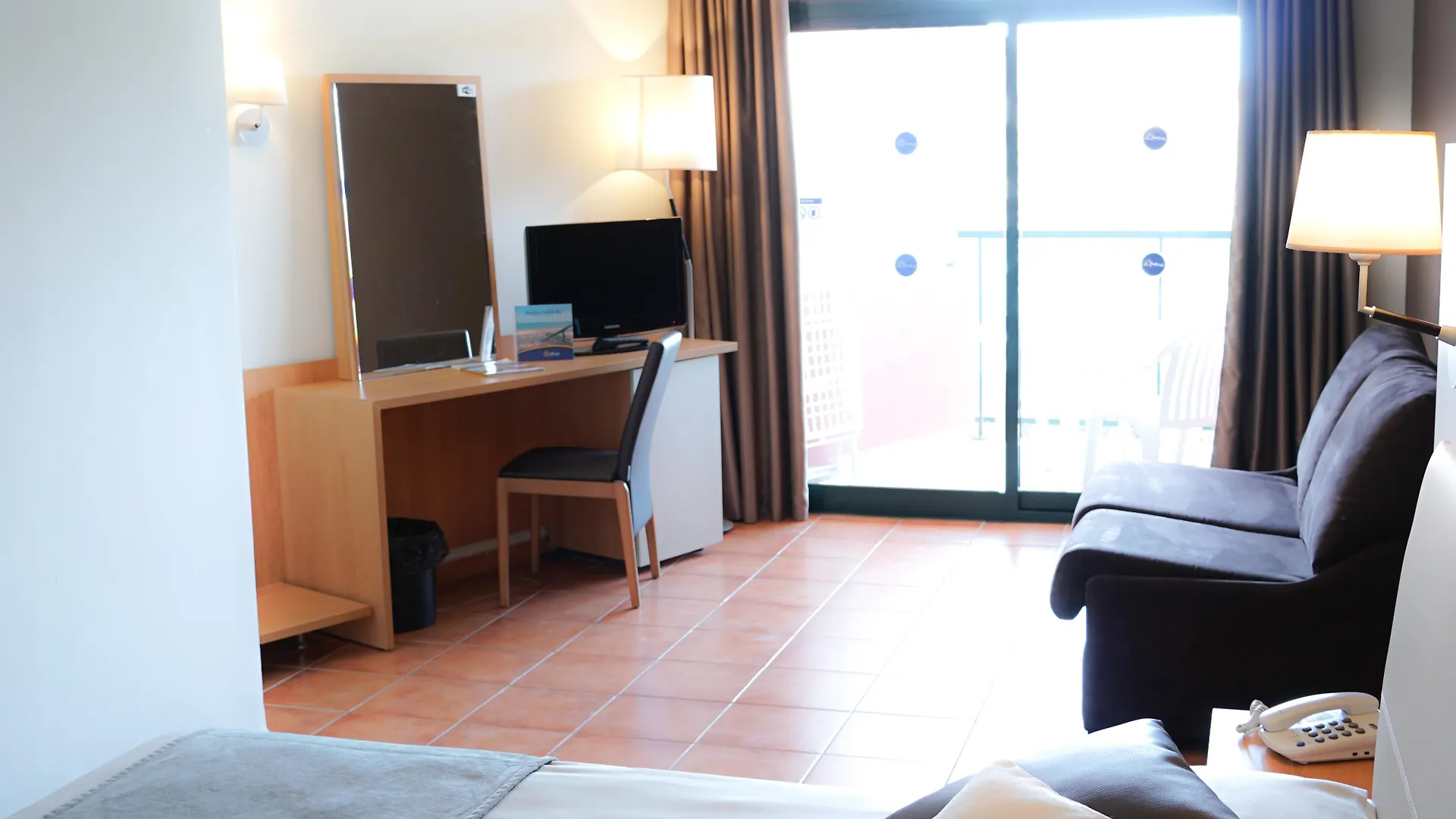 Отель Ohtels Vil-La Romana Салоу