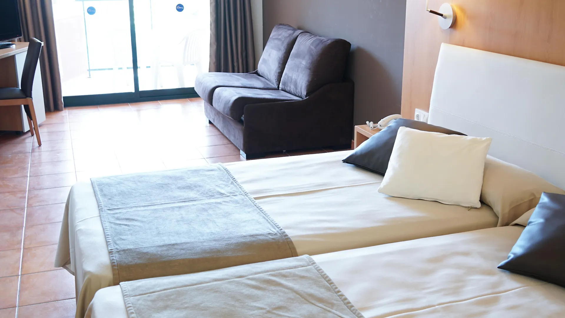 Отель Ohtels Vil-La Romana Салоу