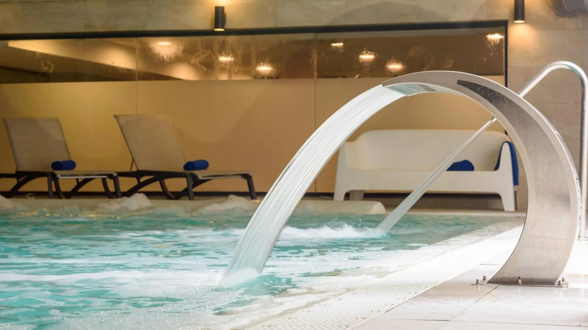 Ohtels Vil-La Romana Салоу